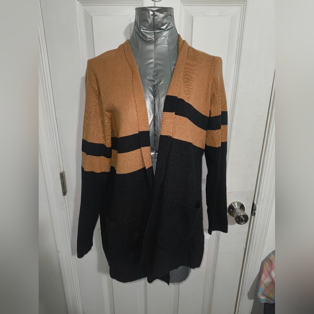 Magaschoni Tan and Black Open-Front Cardigan 27